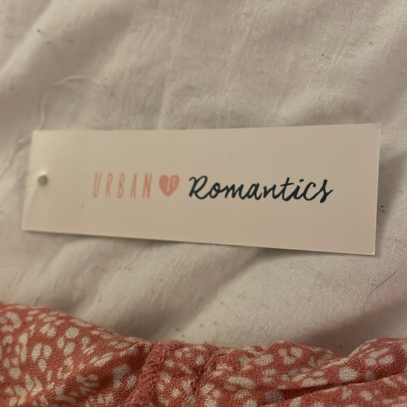 Pink skirt with shorts - Picture 2 of 5